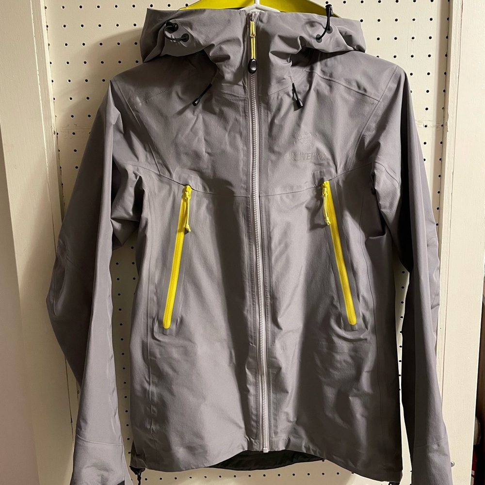 Arc’teryx BETA LT raincoat Small